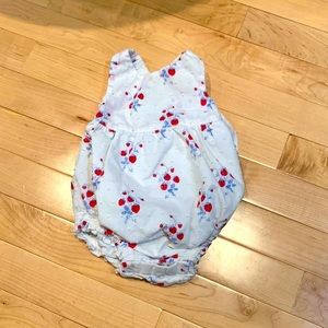 Gap bubble romper summer strawberry 0-3
